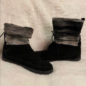 Toms Nepal Moccasin Boots Sz. 12